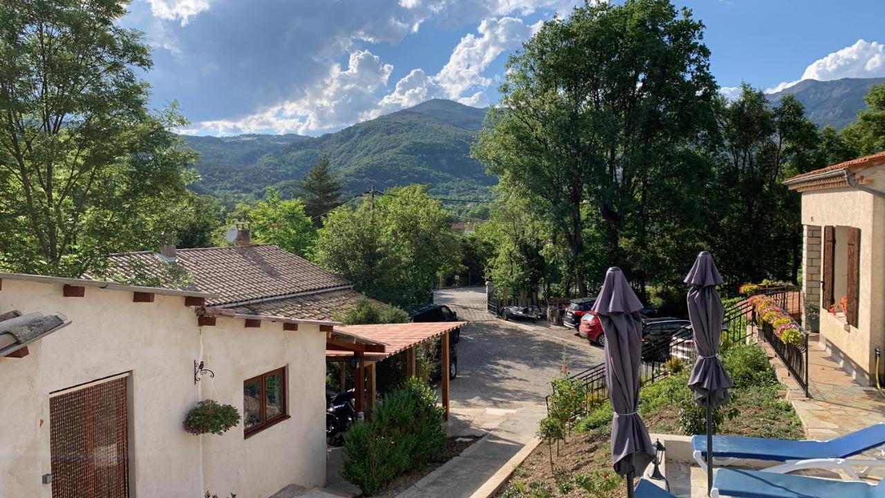 Maison Castellane Chambre D'Hotes B&B Exterior photo