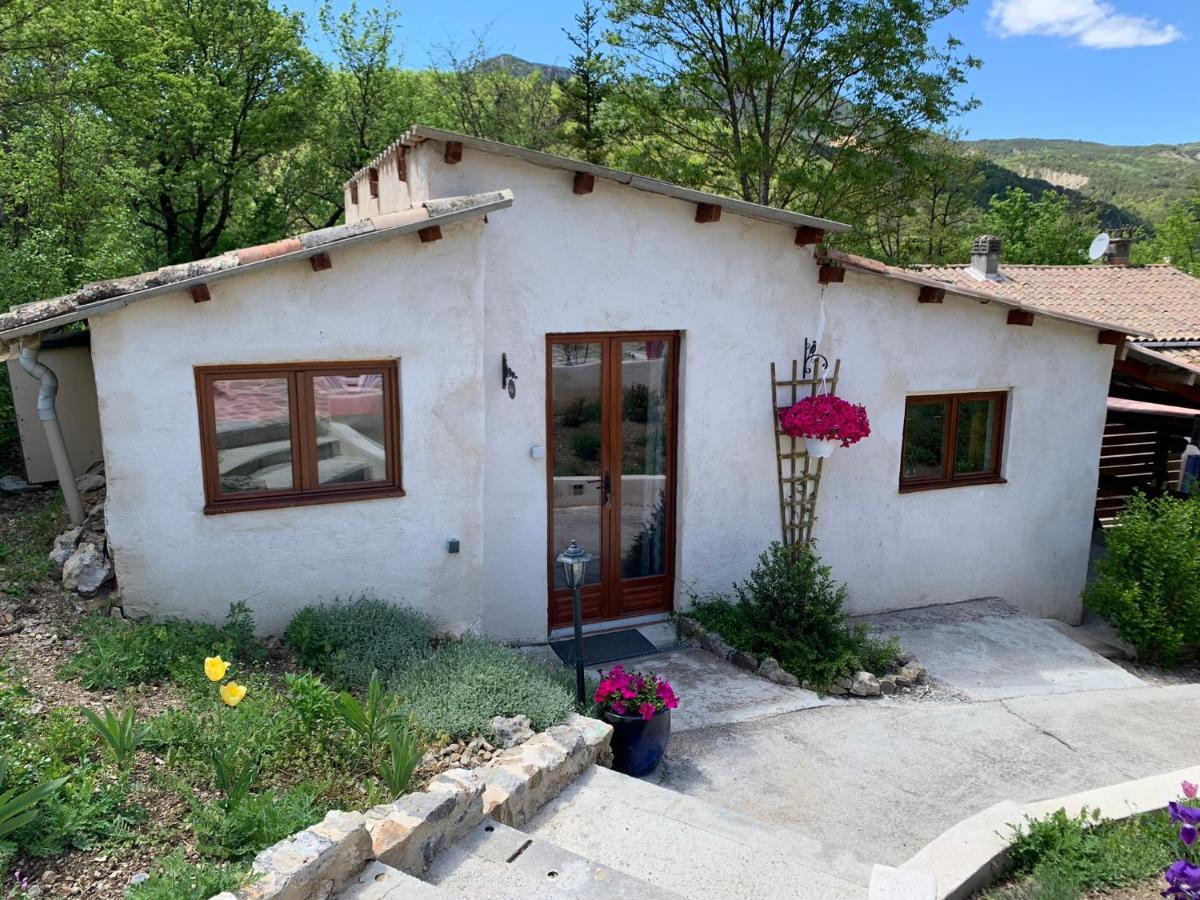 Maison Castellane Chambre D'Hotes B&B Exterior photo